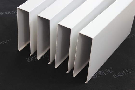 Ditangguhkan Putih U - Aluminium Profil Layar Ceiling Linear Strip Ceiling Panel
