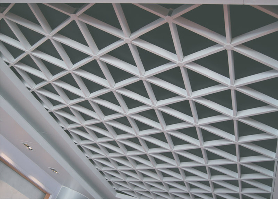 ditangguhkan dekoratif Metal Grid Ceiling aluminium Triangle Untuk stadion / kereta bawah tanah