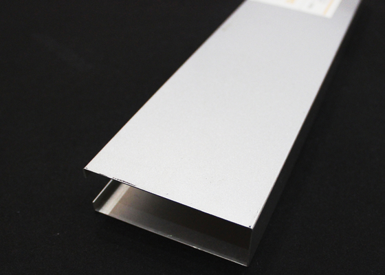 custom made U-aluminium Profil Layar Langit-langit / Langit-langit Dekoratif Ubin 0.7mm