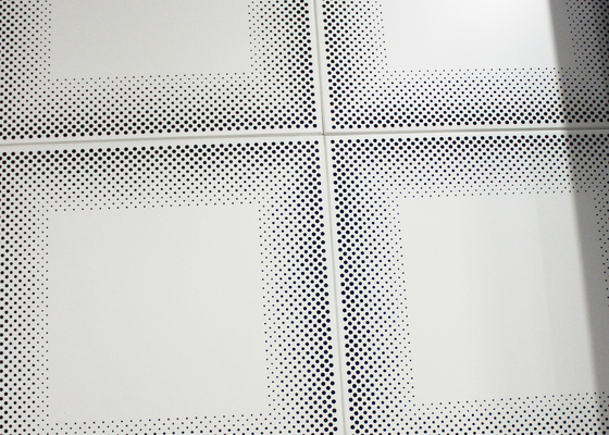 Panel Akustik Aluminium Perforated Logam Depan untuk Plafon 12 x 12 Ubin Langit-langit, SGS