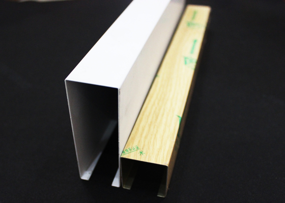 Komersial Aluminium Linear Drop Down Ceiling Ubin berbentuk U Dengan Ketebalan 0.8mm
