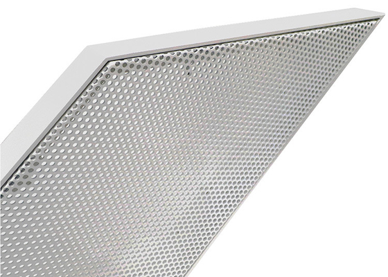 Panel Aluminium Tirai Dinding Logam Berlubang Prismatik Bentuk Eksterior Penyemprotan Bubuk PVDF