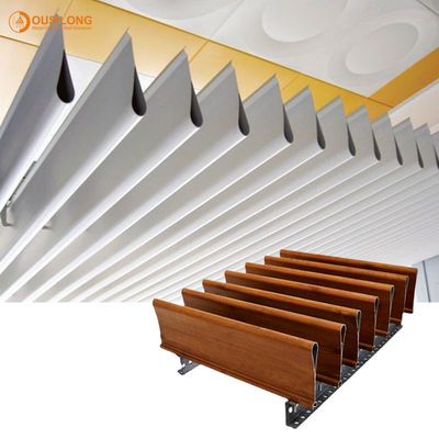 Desain Khusus Aluminium Profile Wood Plank Ceiling Panel Aluminium Extruded Suspended Metal Ceiling