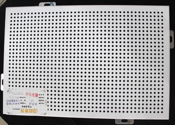 Gratis bentuk Komersial Aluminium Ceiling Tiles Solid Panel Honeycomb Core Untuk gimnasium