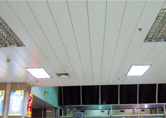 Plain Miring Tepi Dekoratif Aluminium Strip Ceiling Tahan Angin Ceiling untuk Station