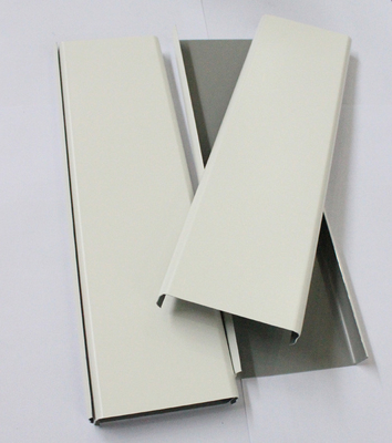 Akzo Nobel Powder Coating Aluminium Strip Ceiling Panel Untuk Arsitektur